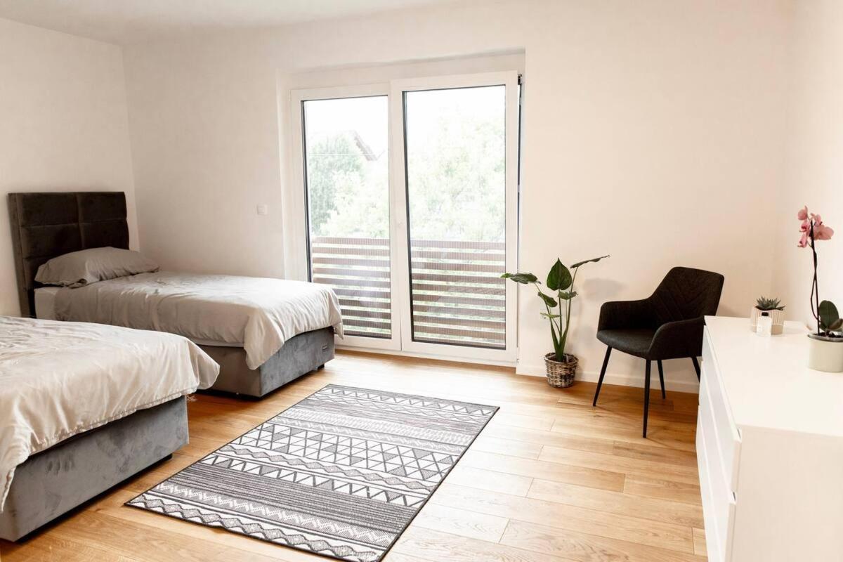 Aura Apartments Zirovnica 外观 照片