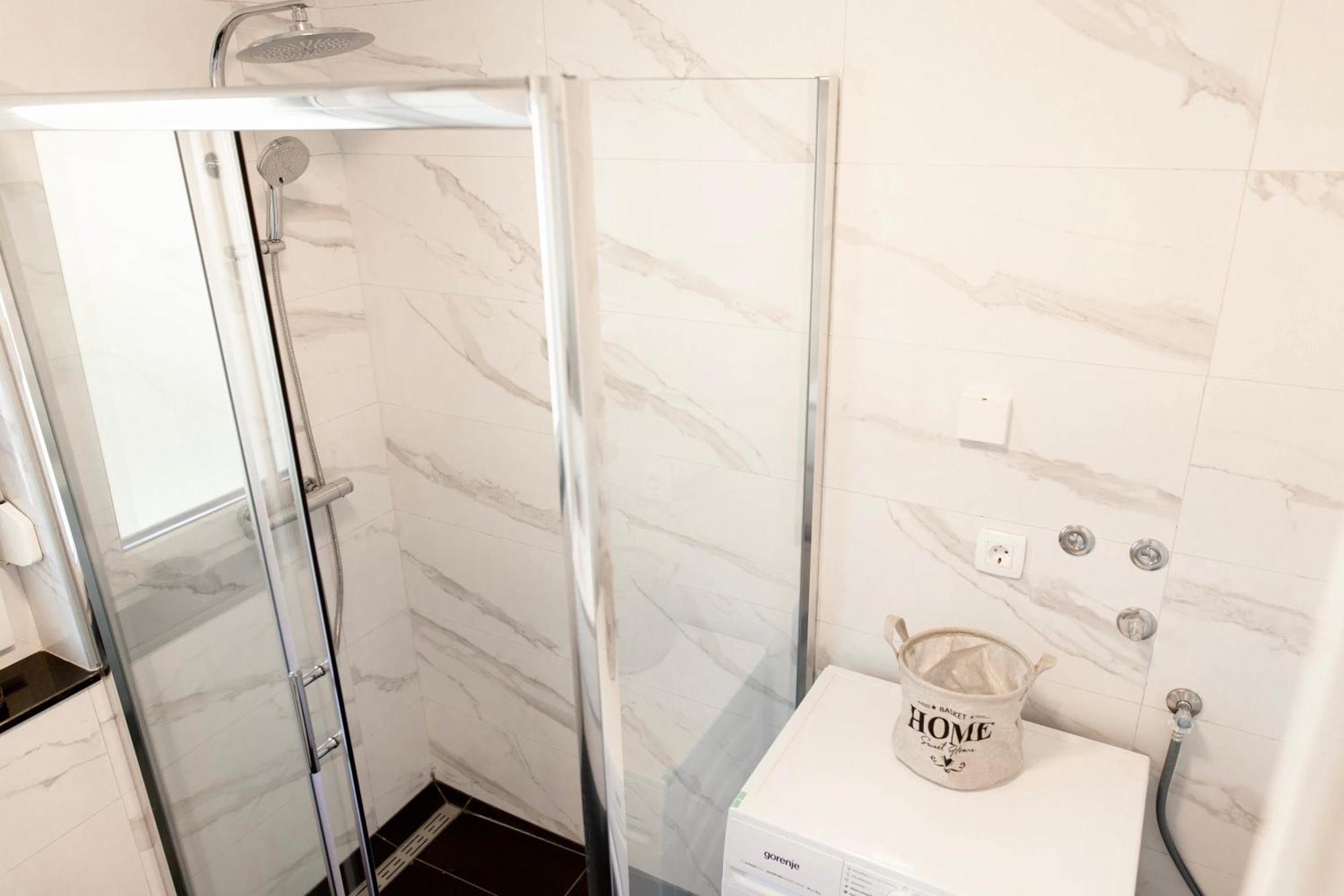 Aura Apartments Zirovnica 外观 照片