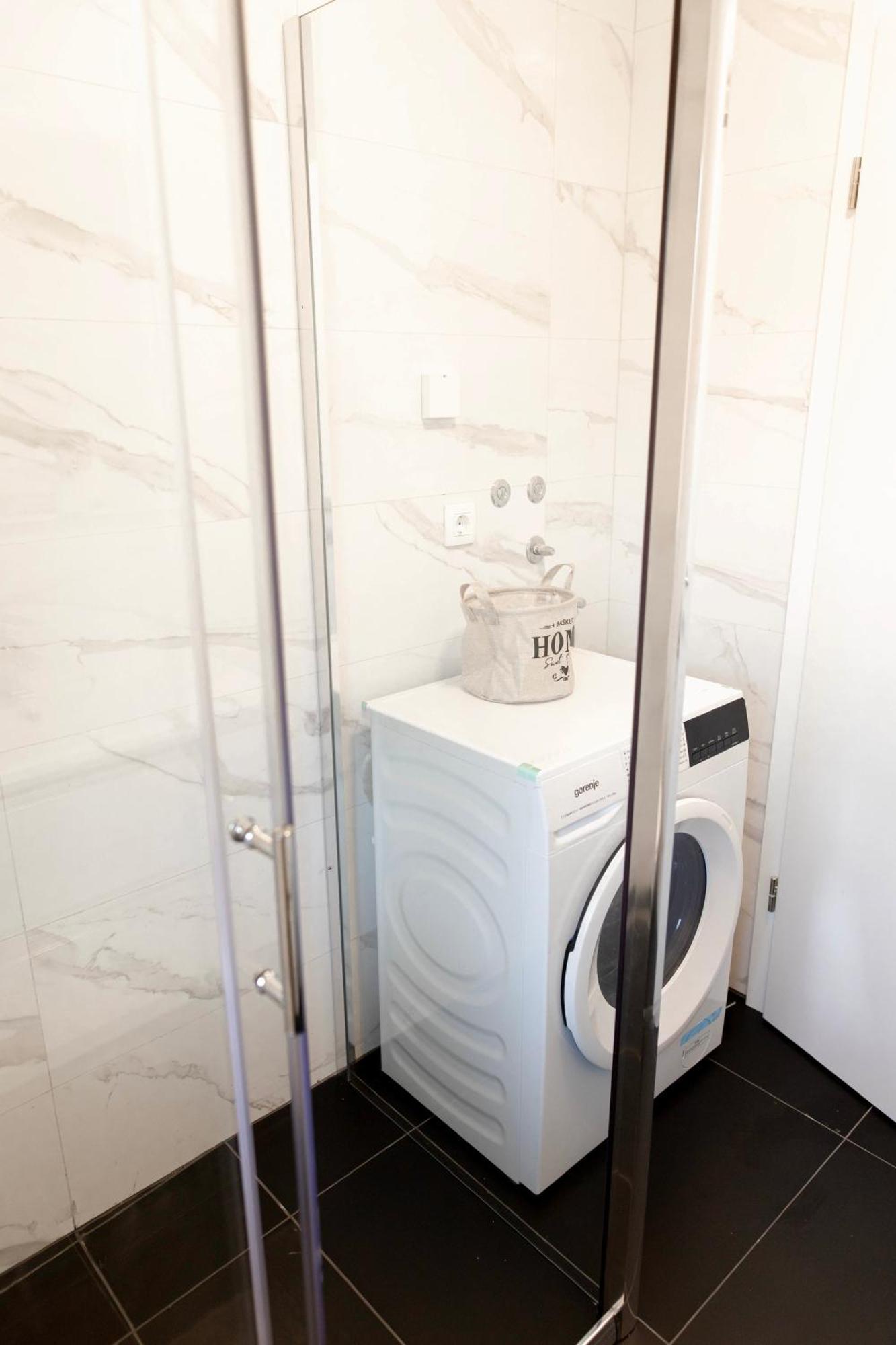 Aura Apartments Zirovnica 外观 照片