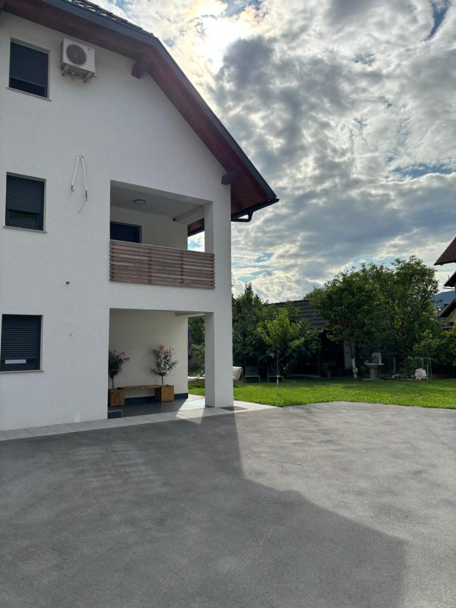 Aura Apartments Zirovnica 外观 照片