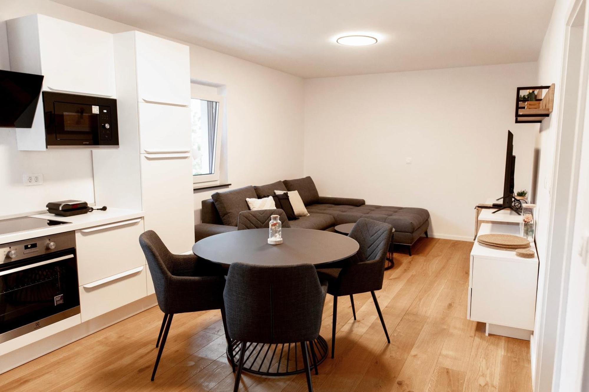 Aura Apartments Zirovnica 外观 照片