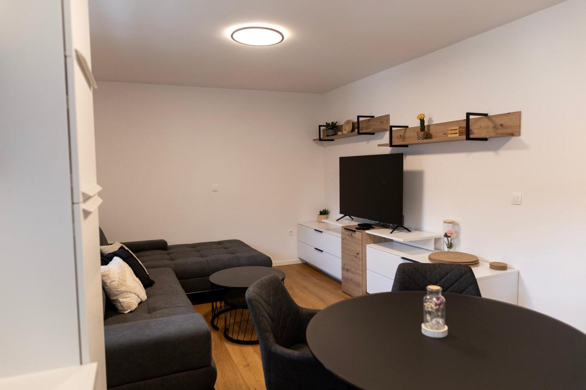 Aura Apartments Zirovnica 外观 照片