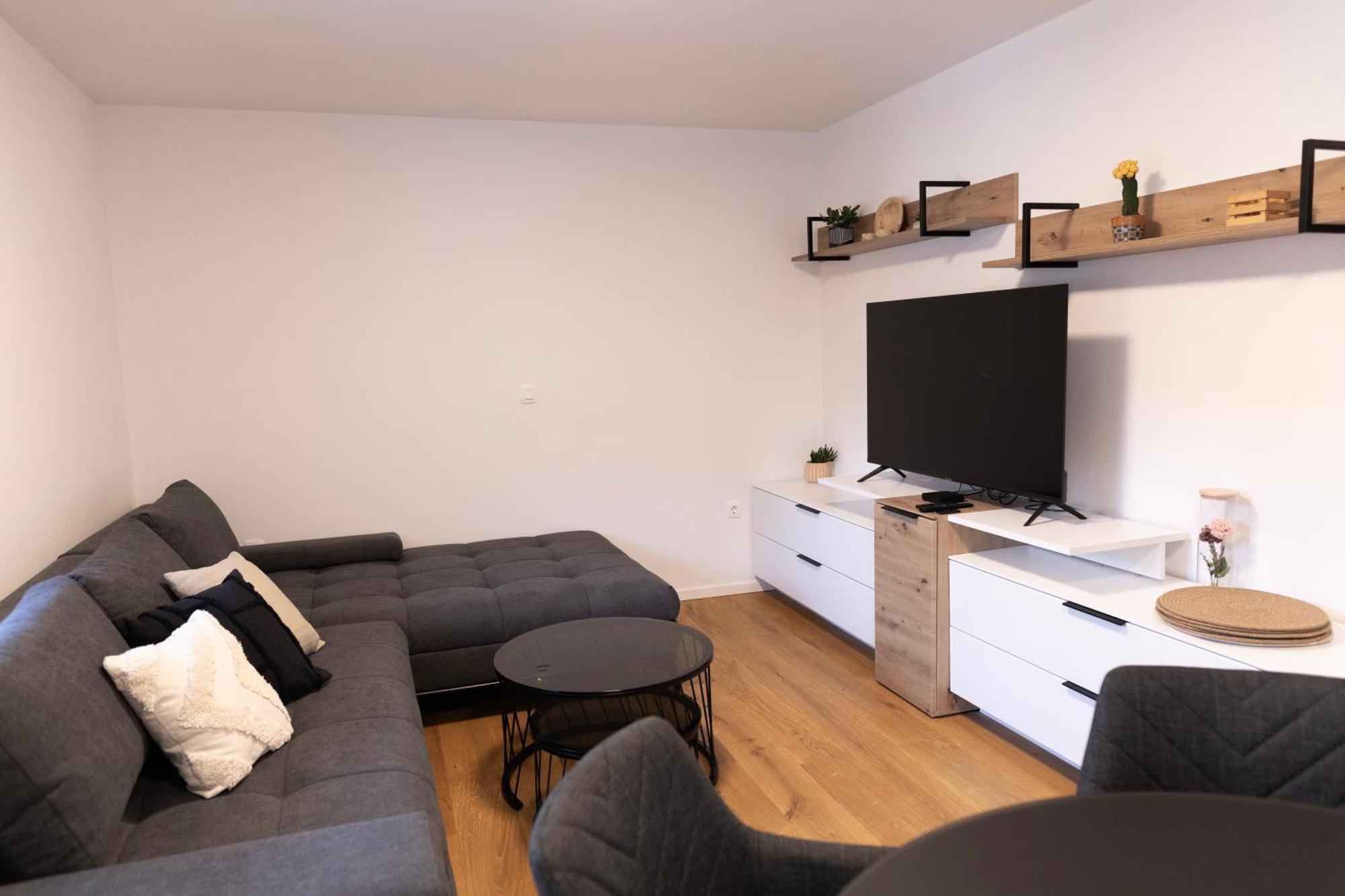 Aura Apartments Zirovnica 外观 照片