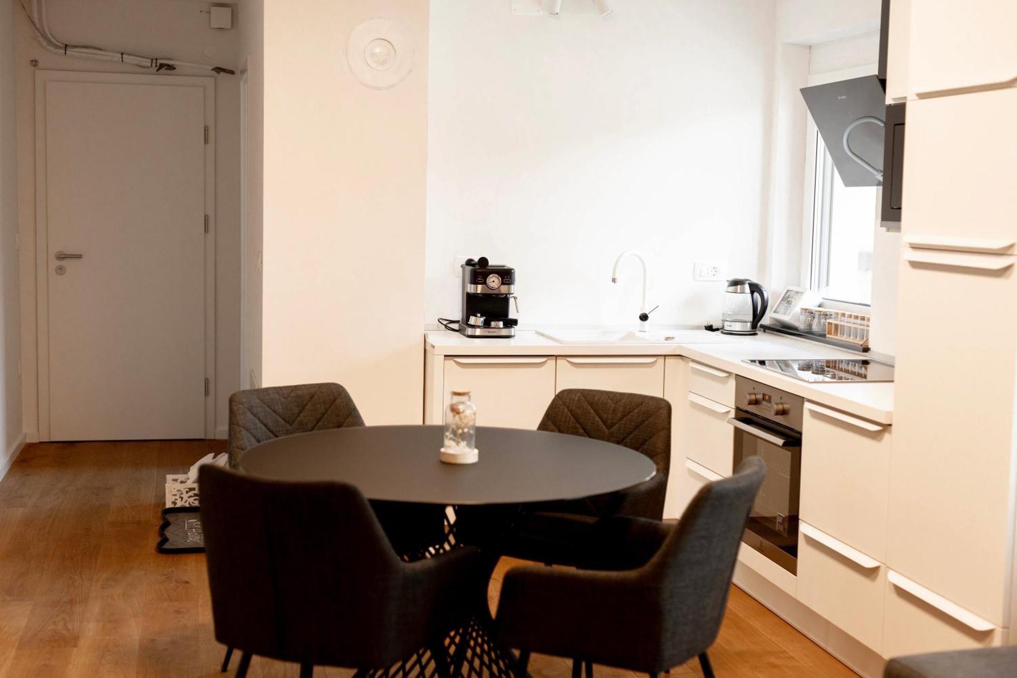 Aura Apartments Zirovnica 外观 照片