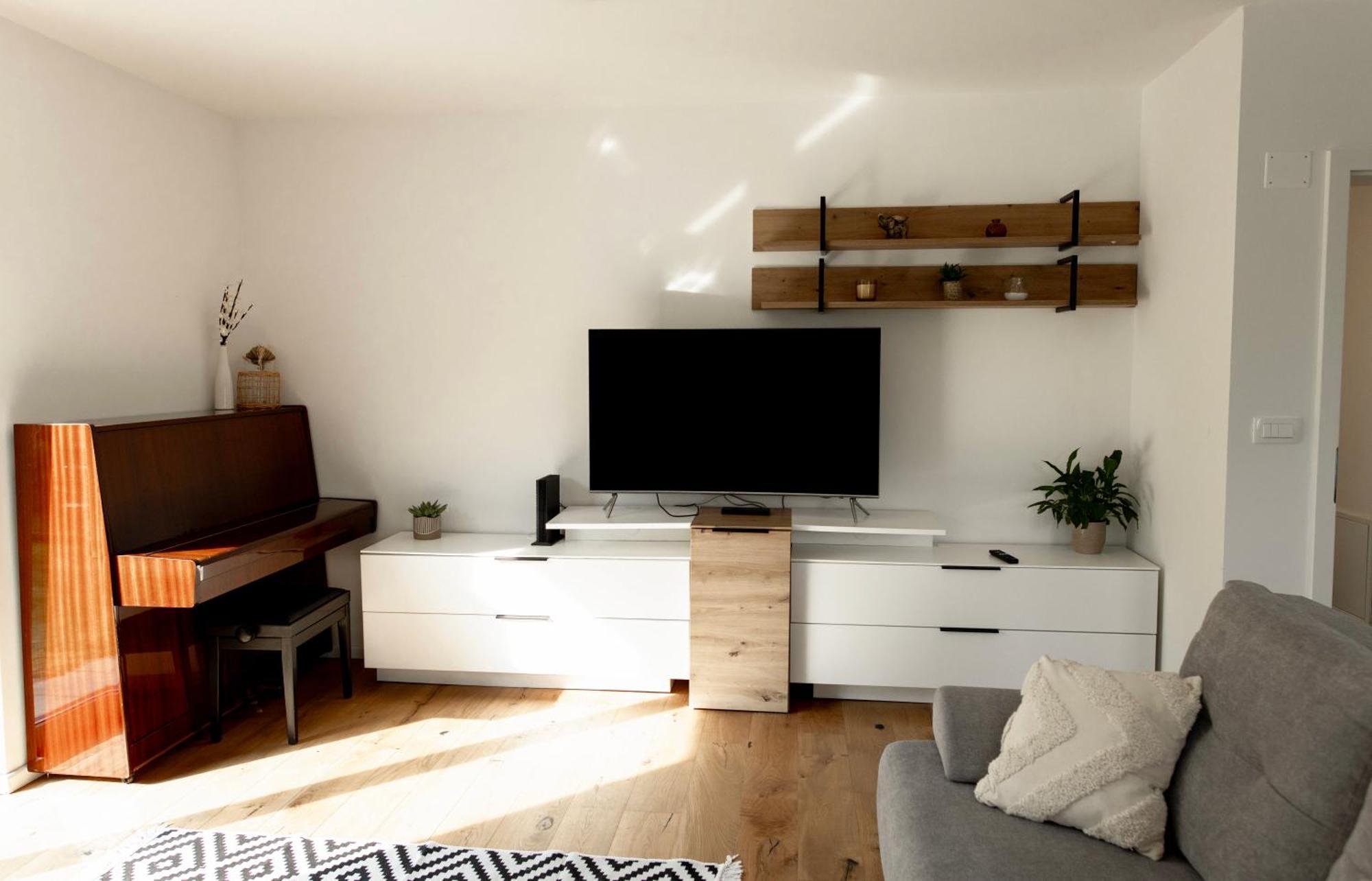 Aura Apartments Zirovnica 外观 照片