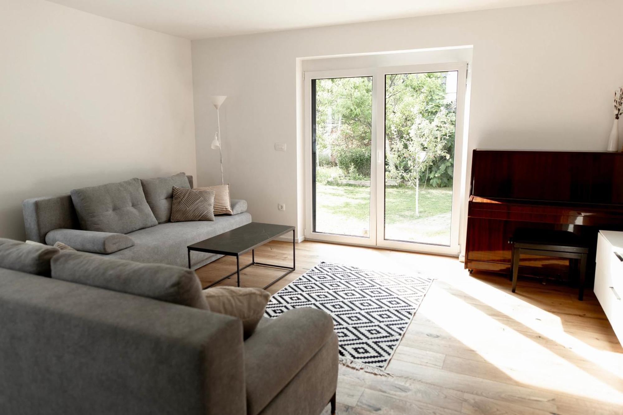 Aura Apartments Zirovnica 外观 照片