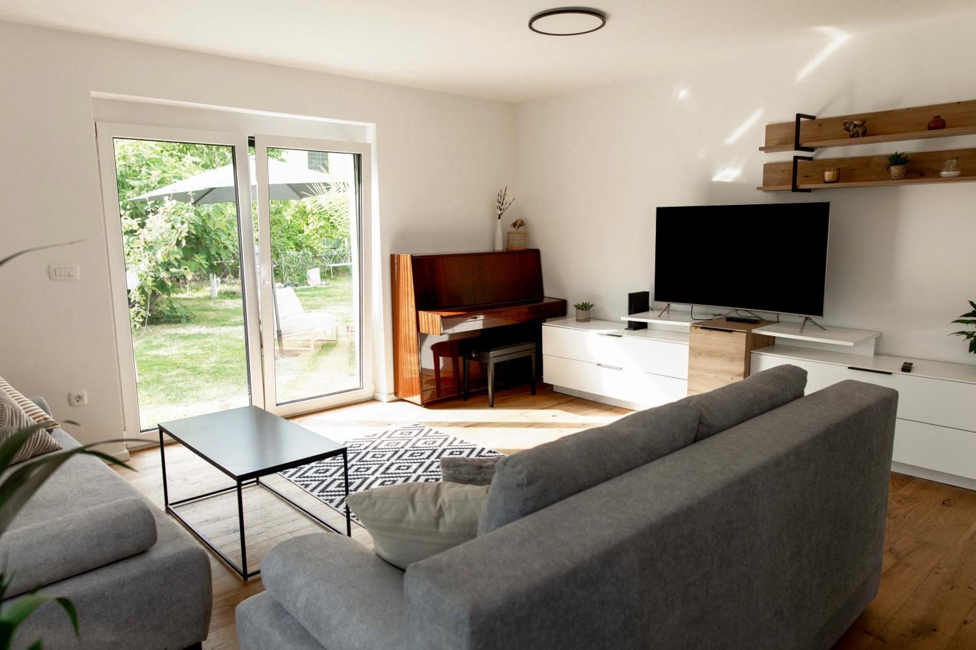Aura Apartments Zirovnica 客房 照片